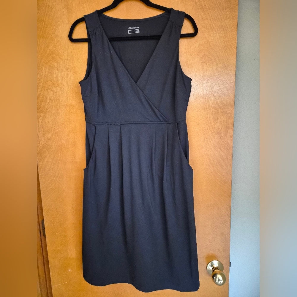 Eddie Bauer Black Sleeveles Dress MT